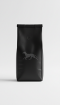 Café en grano entero empaque negro minimalista